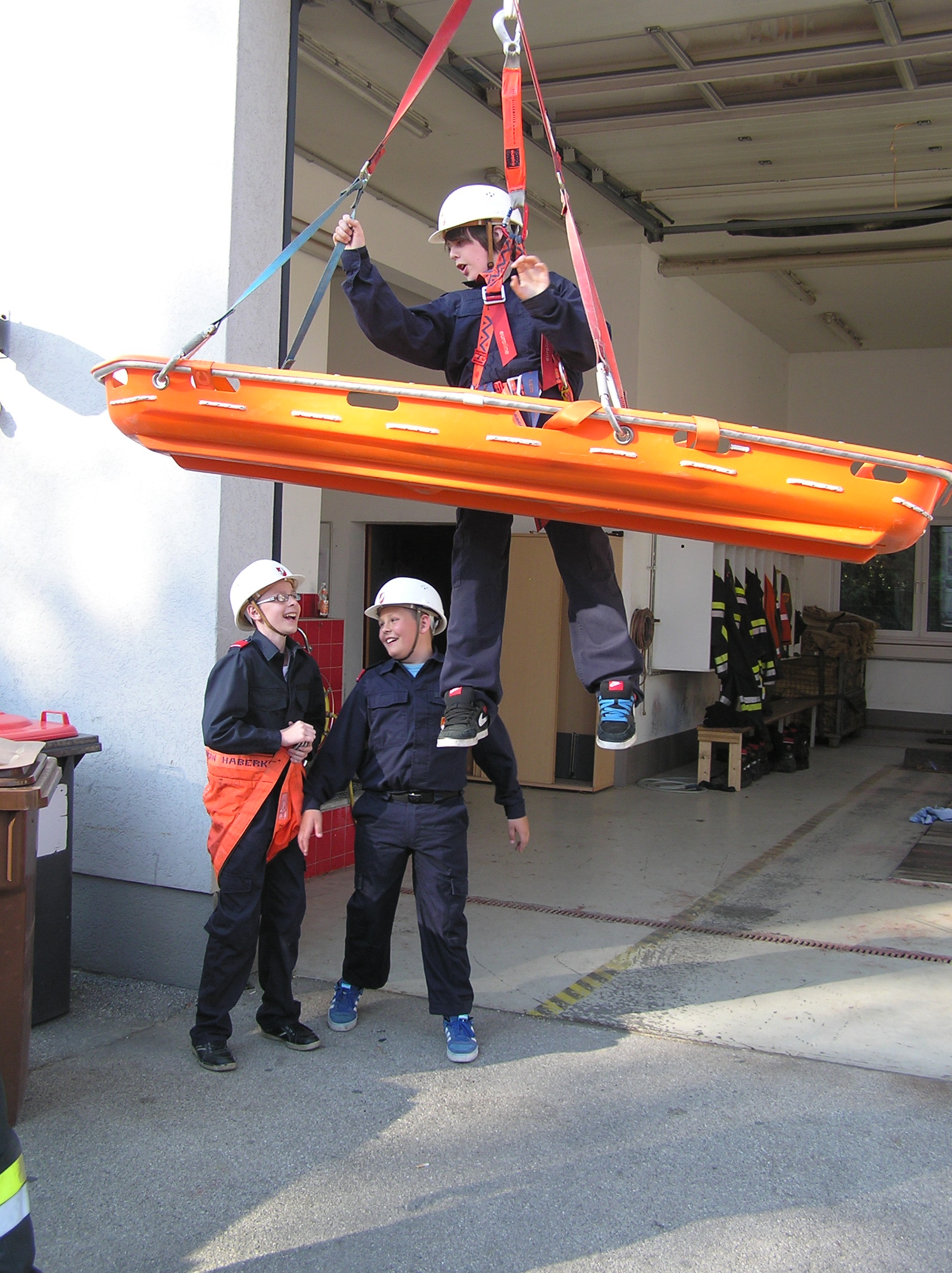 04_05_12FJ_Rettenaush�hen